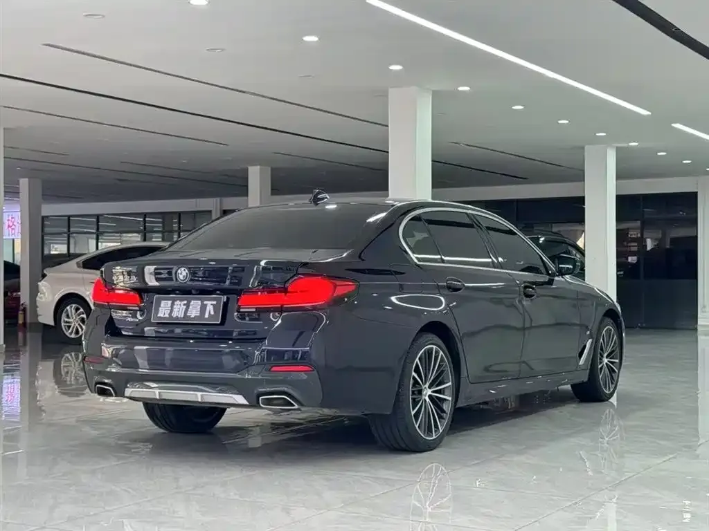 BMW 5 Series — фото 4