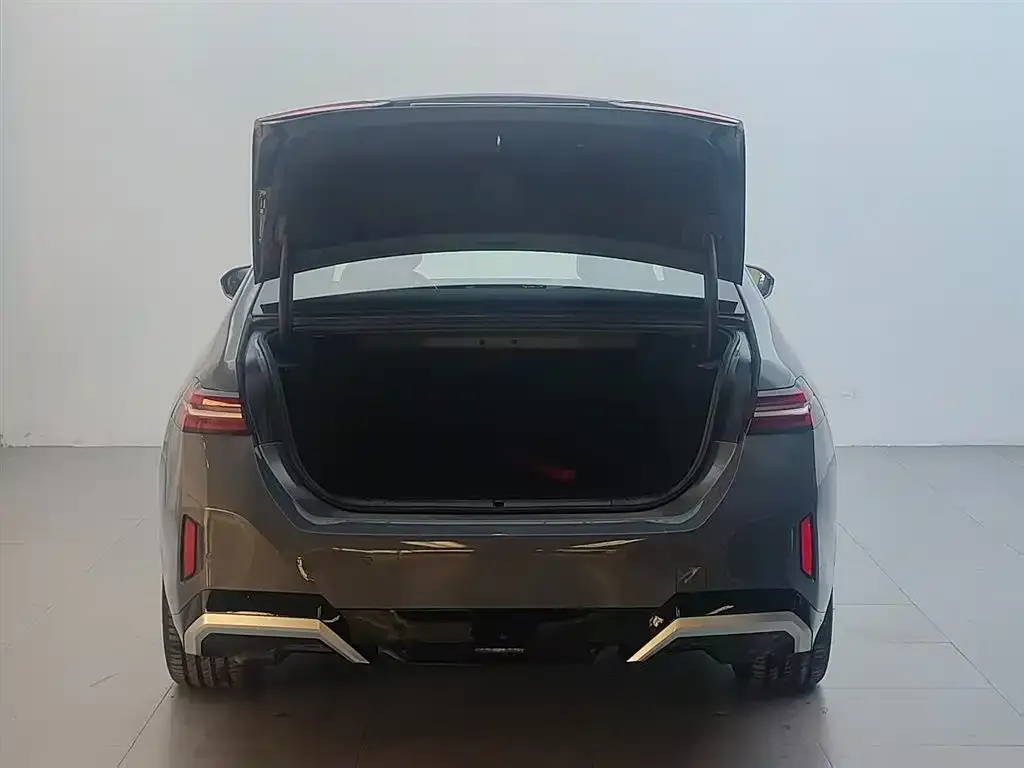 BMW i5 2025 из CN, фото 3
