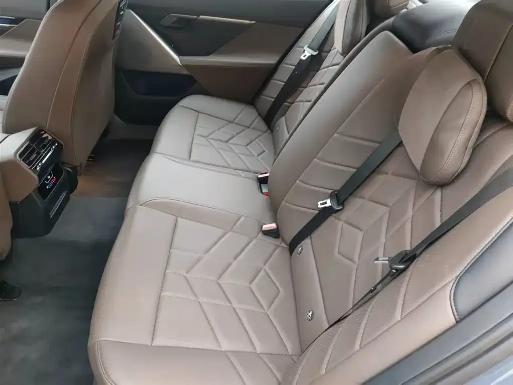 BMW i5 2025 из CN, фото 5