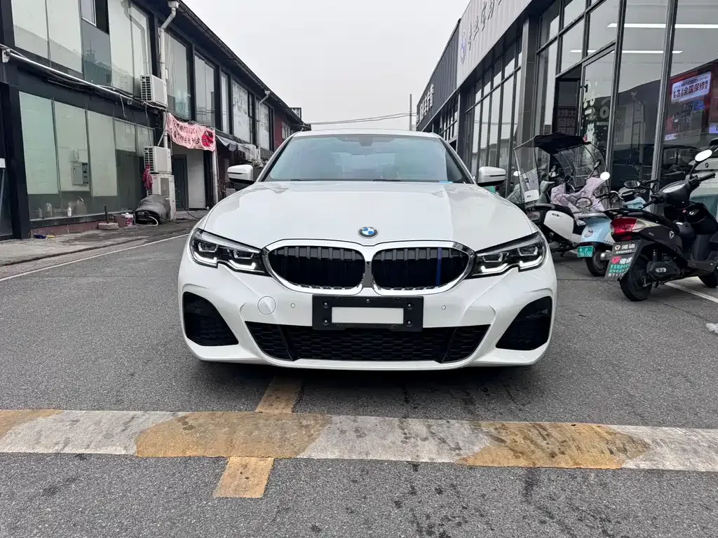 BMW 3 Series 2022 из CN, фото 8