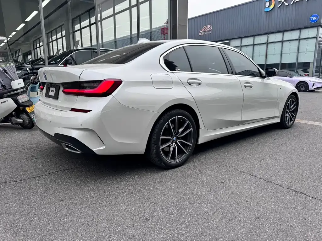 BMW 3 Series 2022 из CN, фото 3
