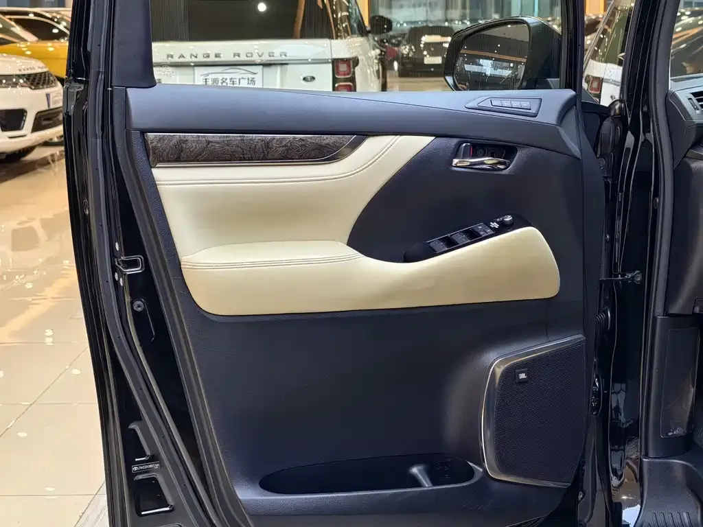 Toyota Vellfire 2021 из CN, фото 2