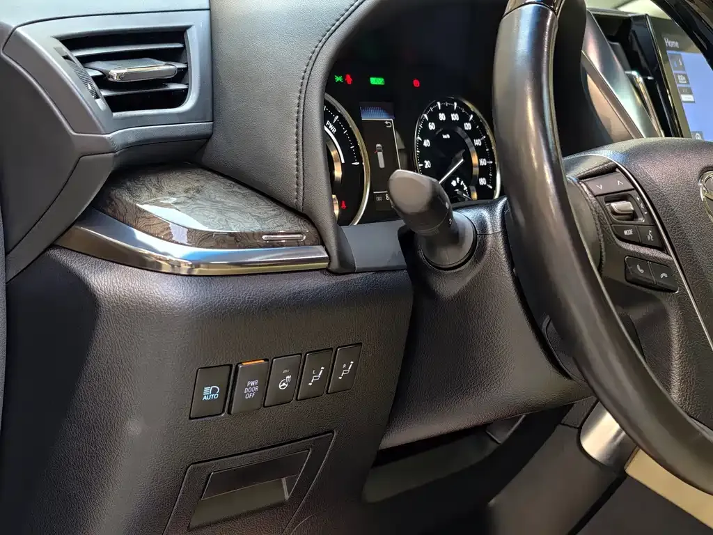 Toyota Vellfire 2021 из CN, фото 9