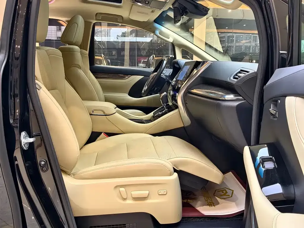 Toyota Vellfire 2021 из CN, фото 7