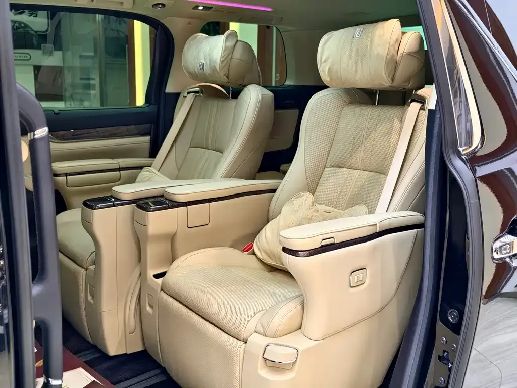 Toyota Vellfire 2021 из CN, фото 5