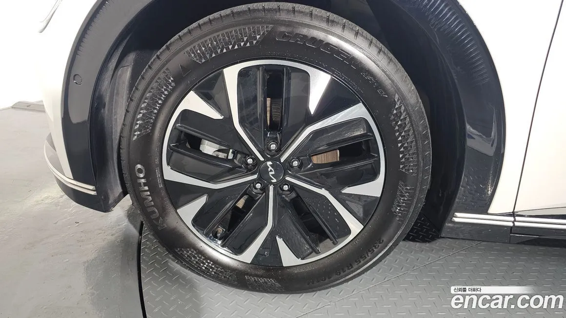 Kia EV6 2023 из KR, фото 9
