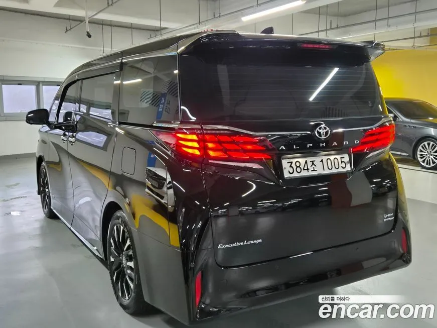 Toyota Alphard — фото 7