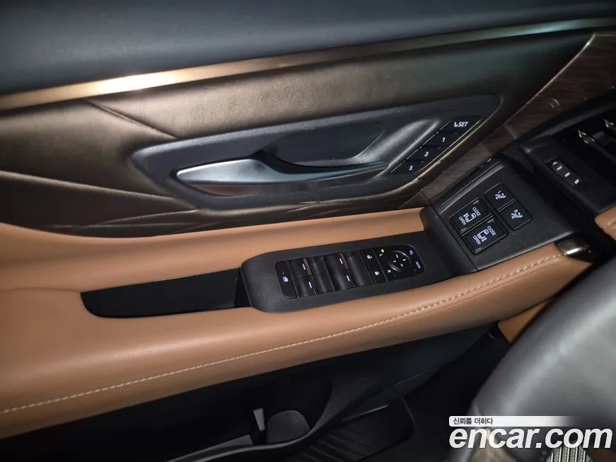 Toyota Alphard — фото 4
