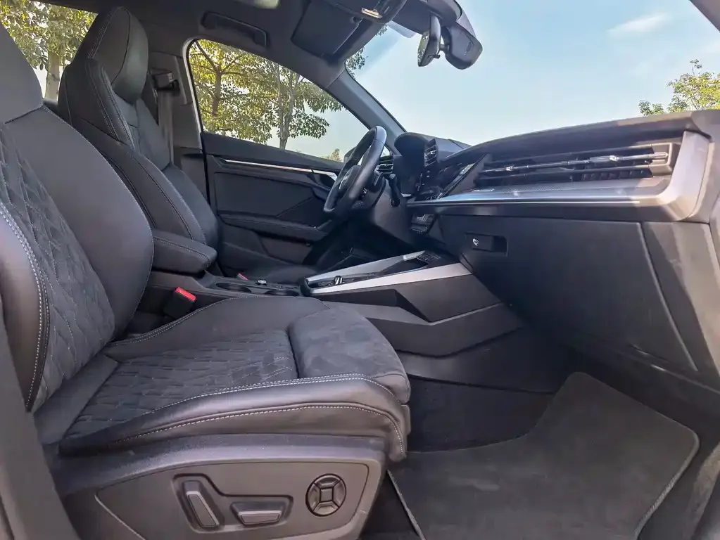 Audi A3 2024 из CN, фото 6