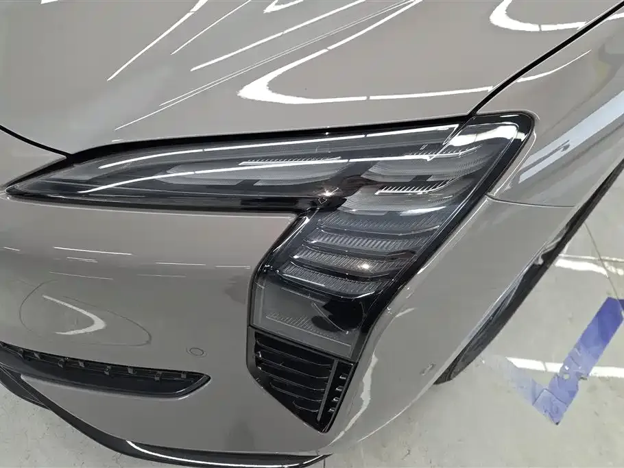 Hongqi EH7 2024 из CN, фото 2