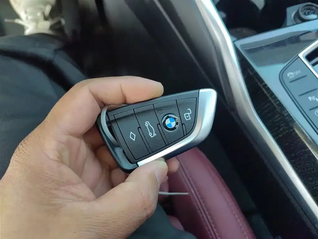 BMW 3 Series 2023 из CN, фото 2
