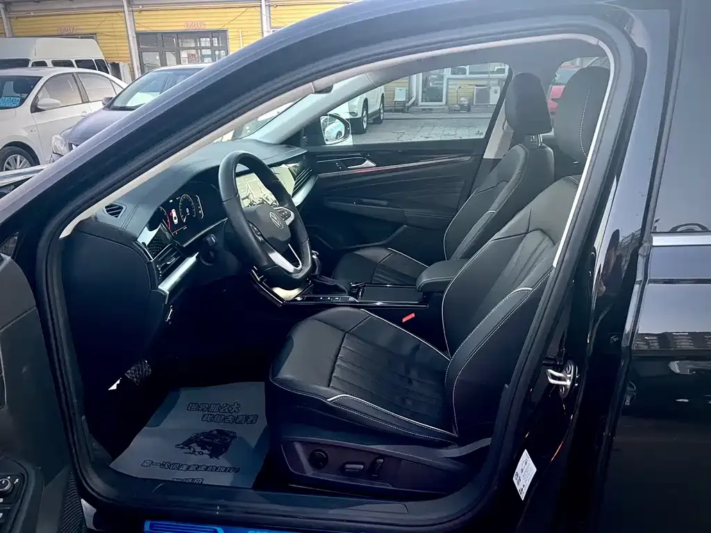 Volkswagen Passat 2022 из CN, фото 3