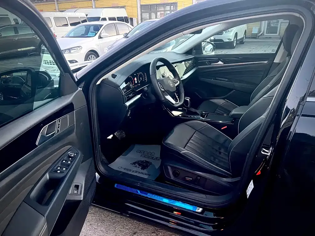 Volkswagen Passat 2022 из CN, фото 2