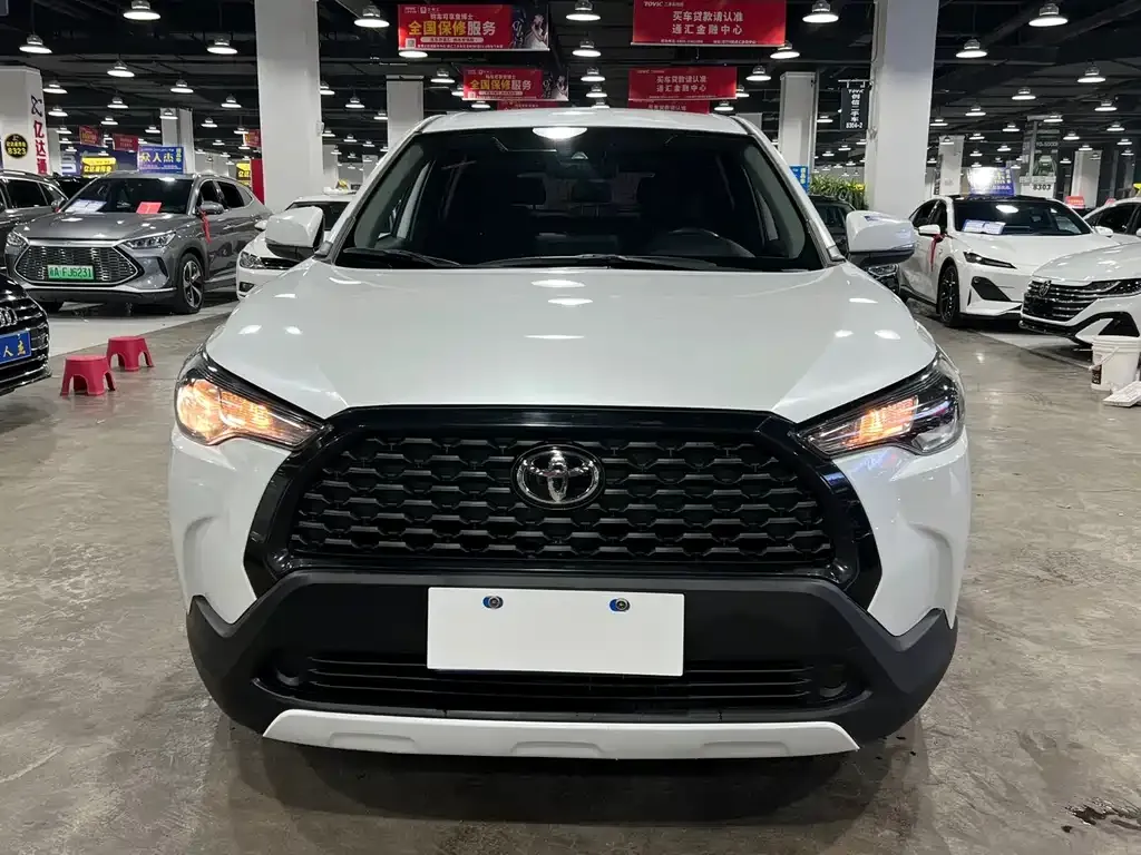 Toyota Corolla Cross 2023 из CN, фото 1