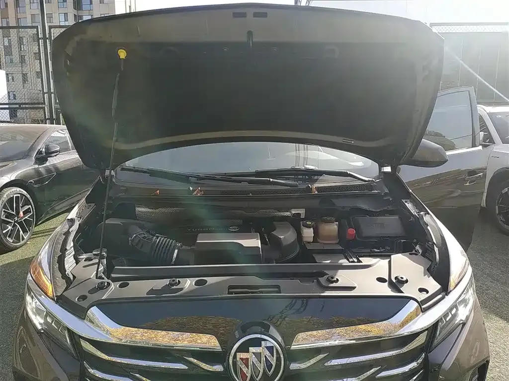 Buick GL8 2023 из CN, фото 10