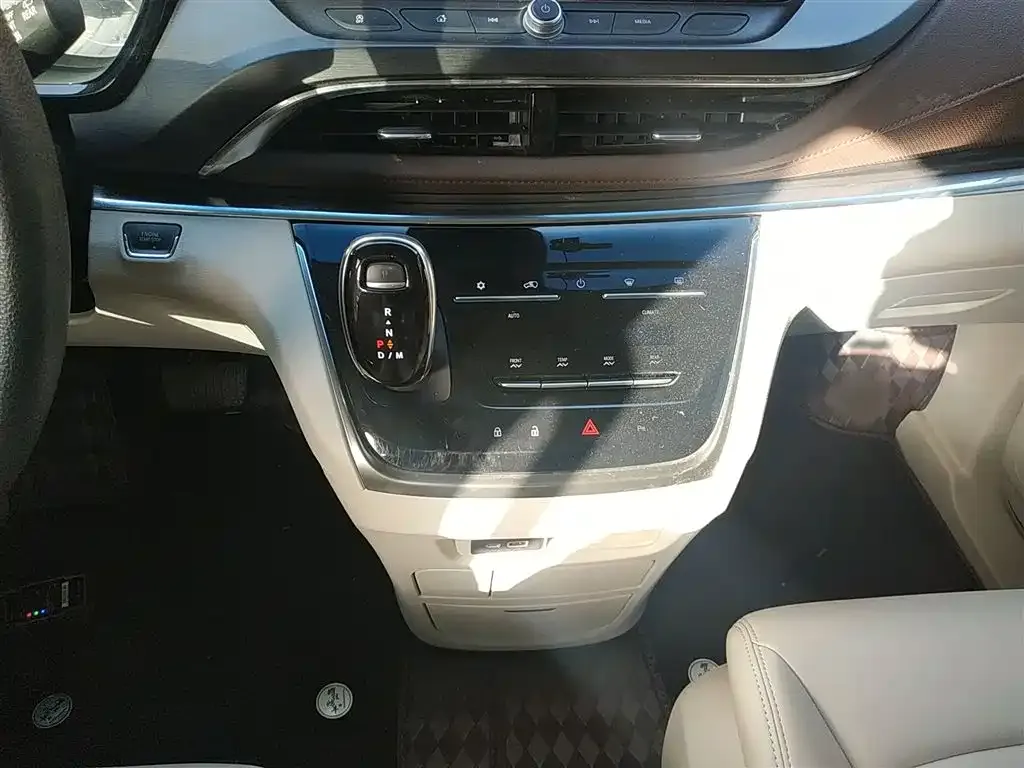 Buick GL8 2023 из CN, фото 5