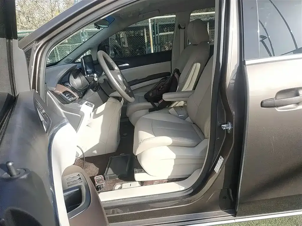 Buick GL8 2023 из CN, фото 7