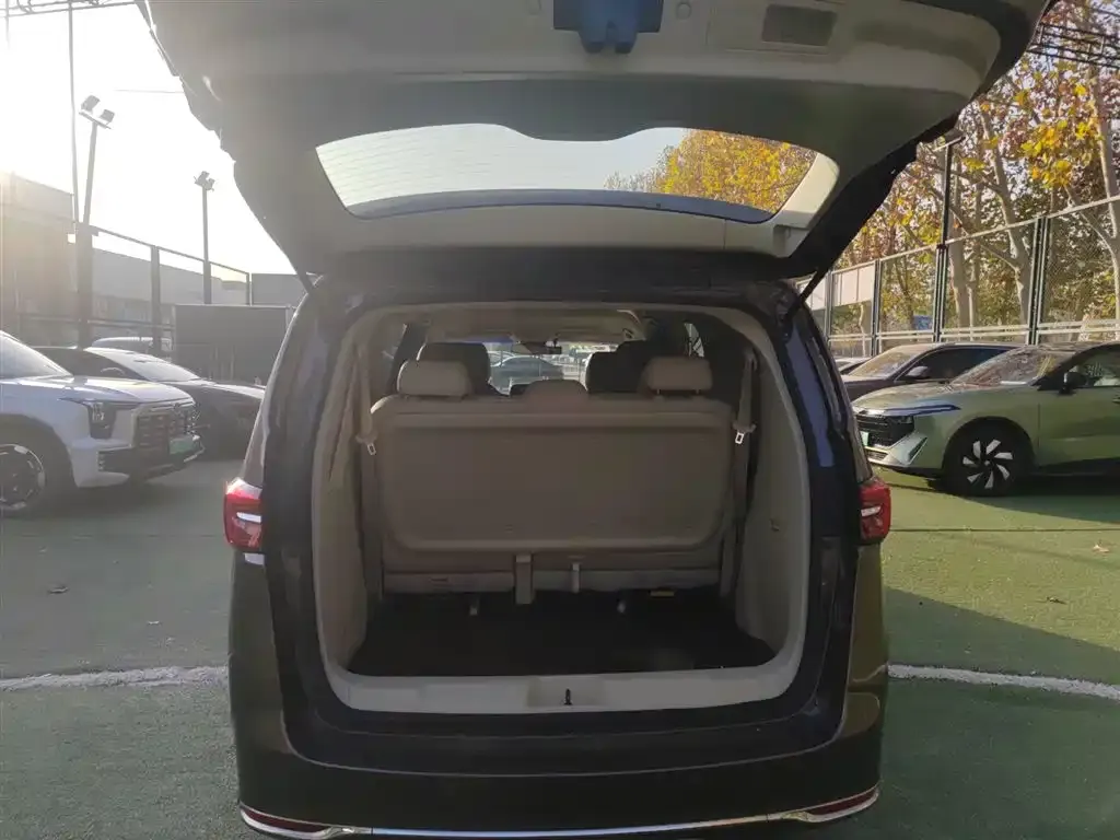 Buick GL8 2023 из CN, фото 9