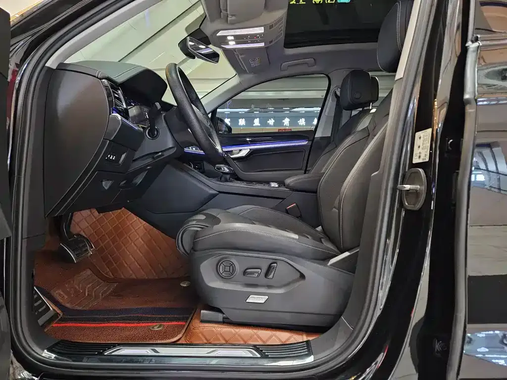 Volkswagen Touareg 2023 из CN, фото 5