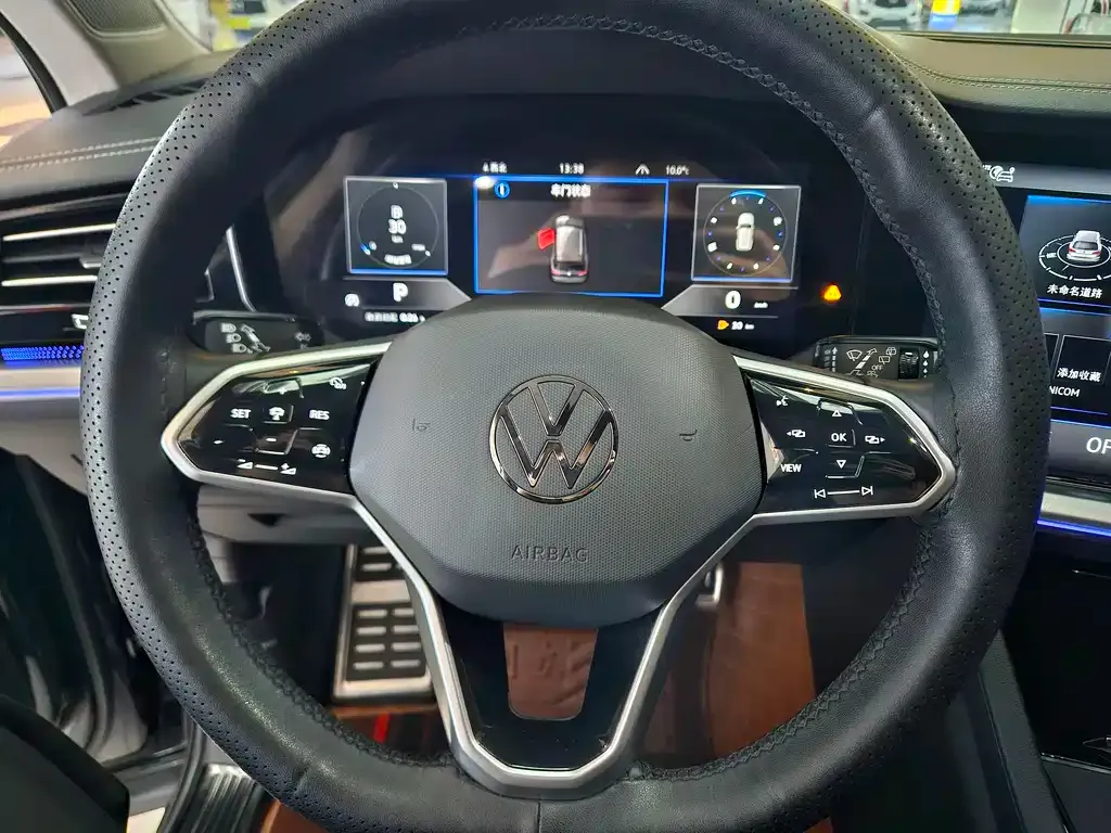 Volkswagen Touareg 2023 из CN, фото 4
