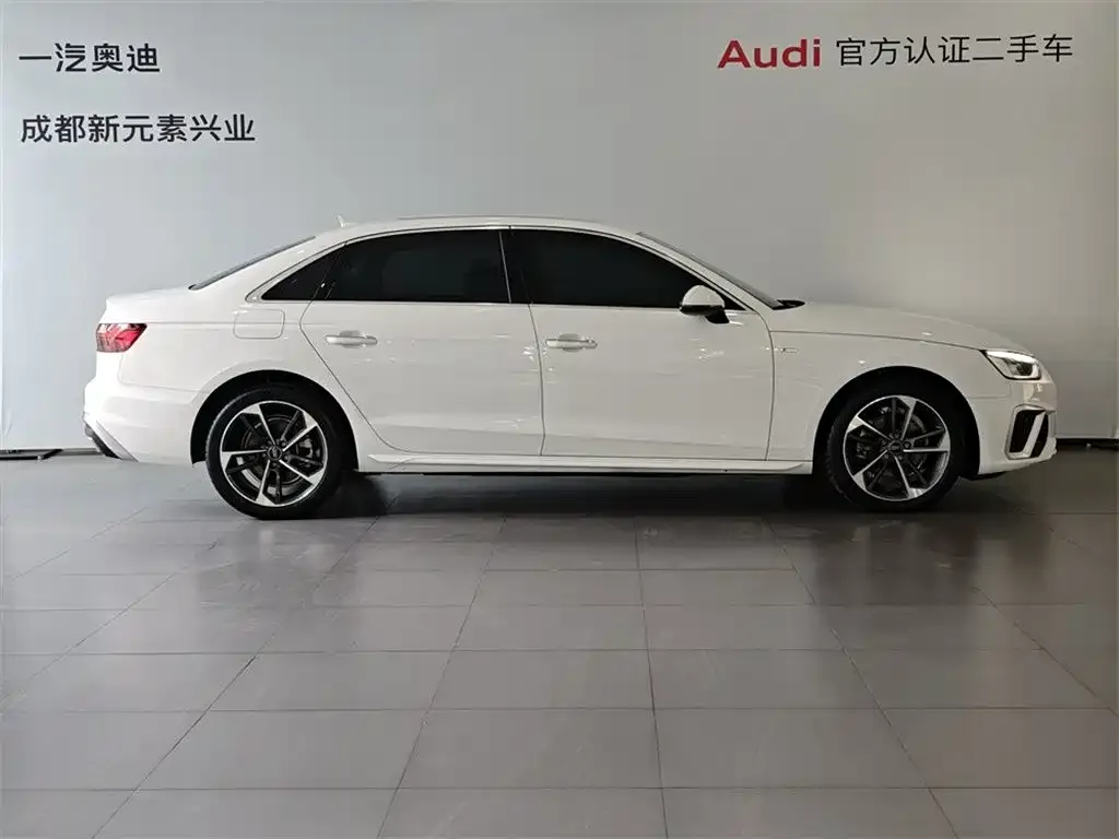 Audi A4L 2023 из CN, фото 3