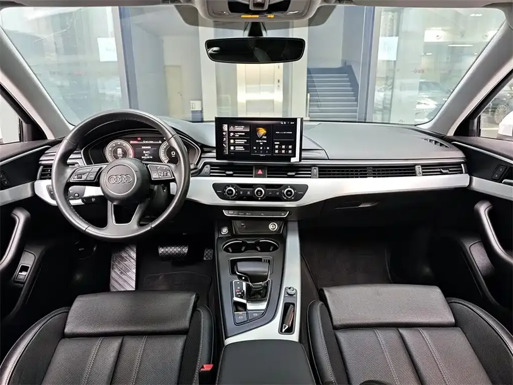 Audi A4L 2023 из CN, фото 6