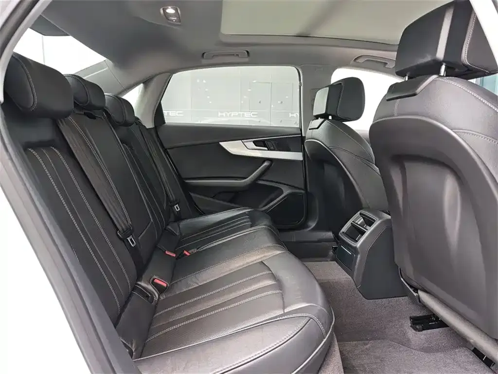 Audi A4L 2023 из CN, фото 10