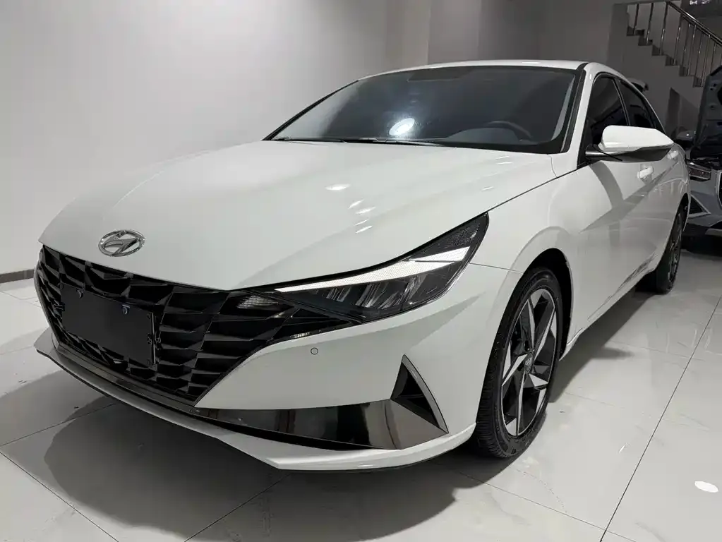 Hyundai Elantra 2022 из CN, фото 1