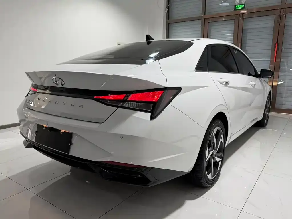 Hyundai Elantra 2022 из CN, фото 2