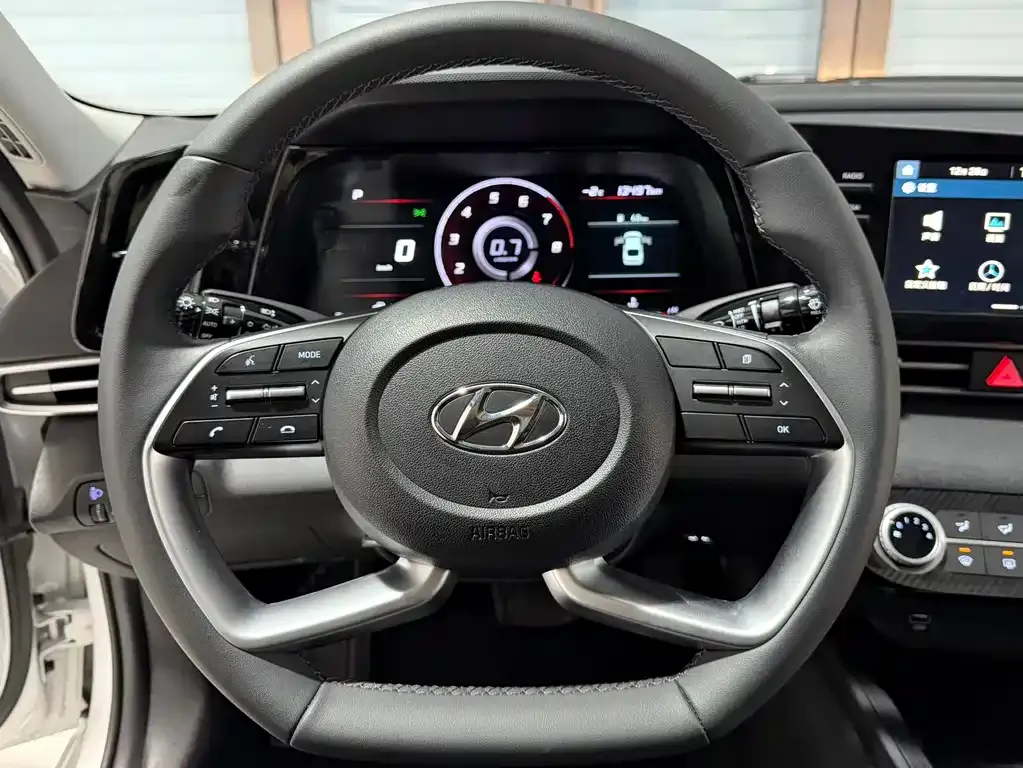 Hyundai Elantra 2022 из CN, фото 4