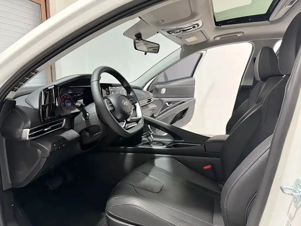 Hyundai Elantra 2022 из CN, фото 7