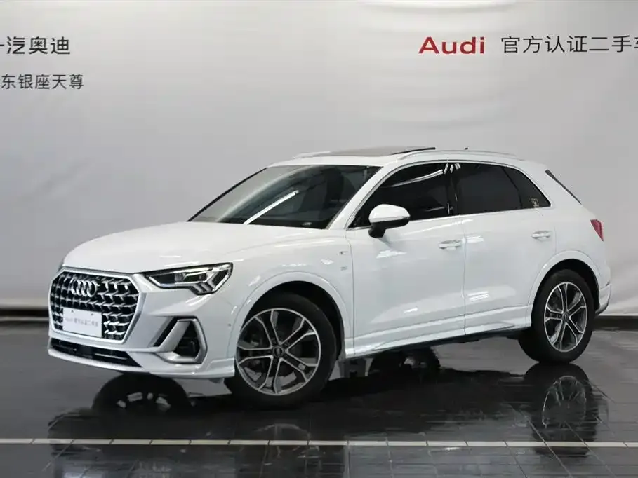 Audi Q3 — фото 1