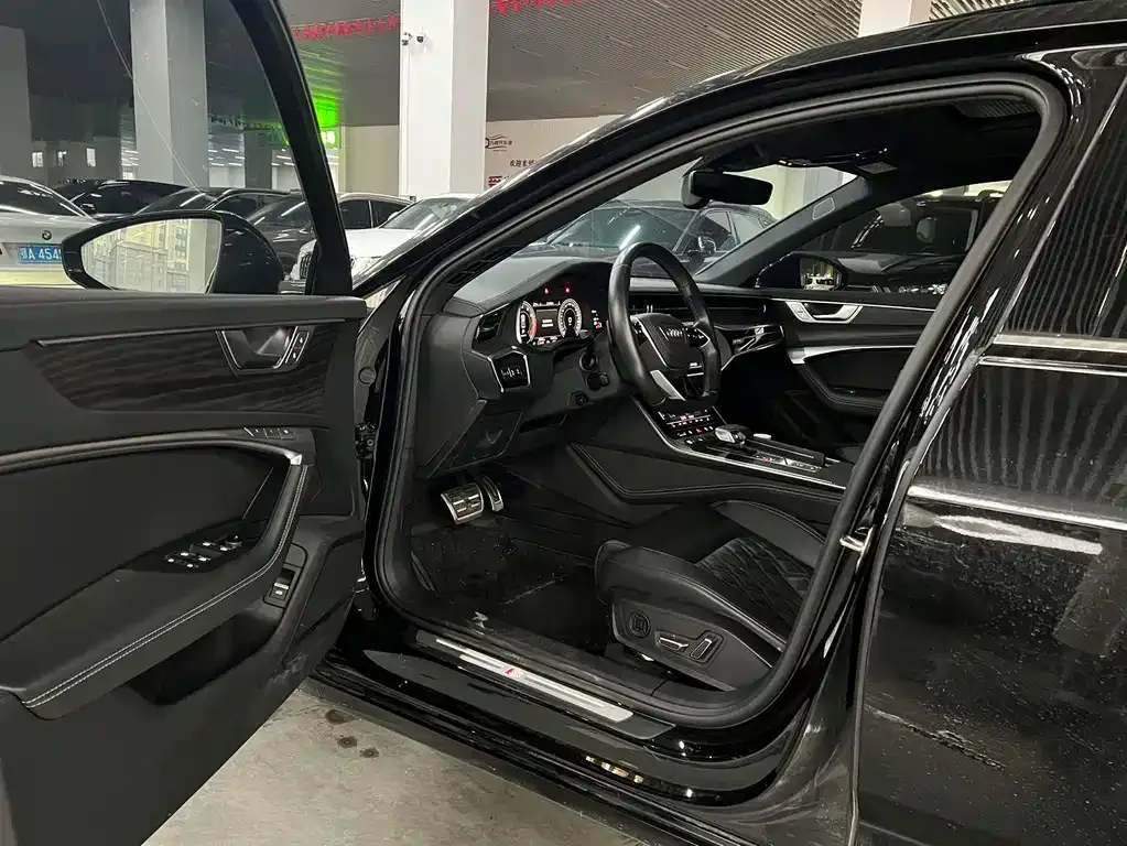 Audi A6L 2025 из CN, фото 6