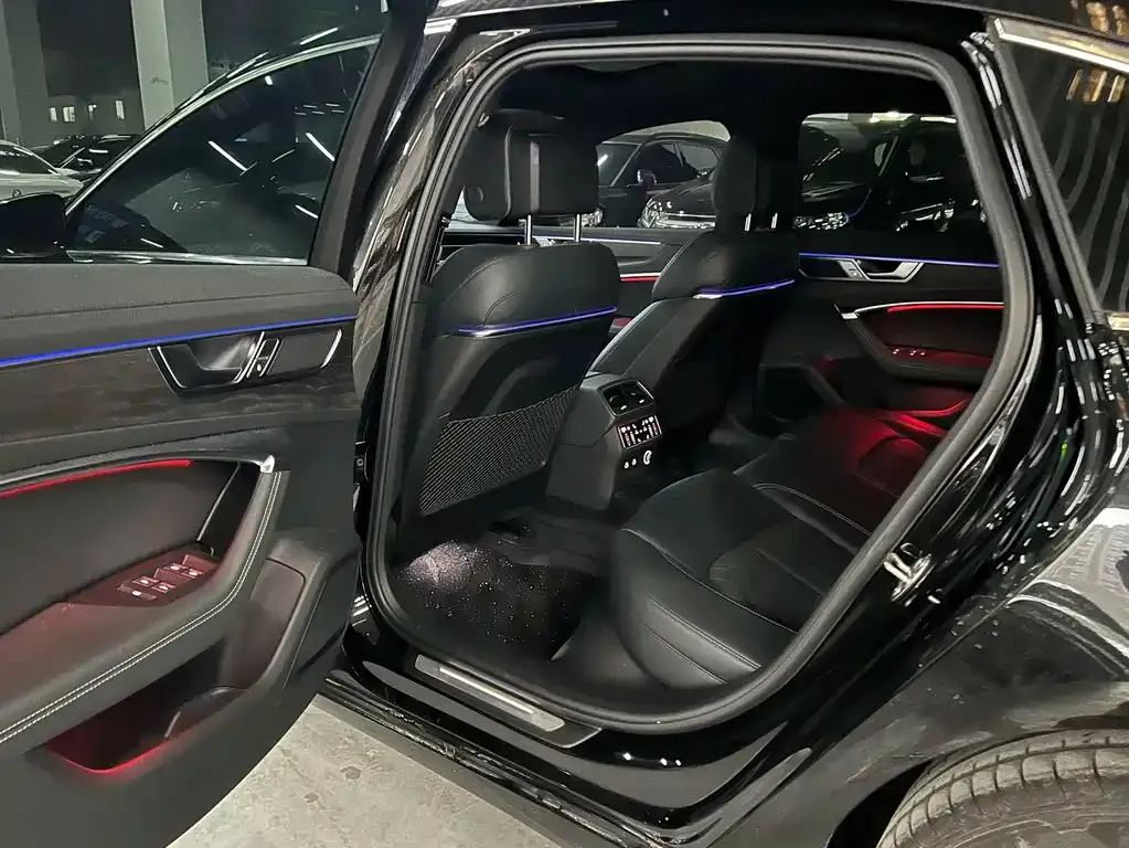 Audi A6L 2025 из CN, фото 8