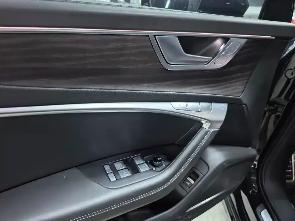 Audi A6L 2025 из CN, фото 5