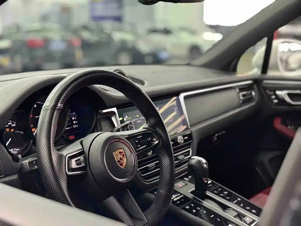 Porsche Macan — фото 6