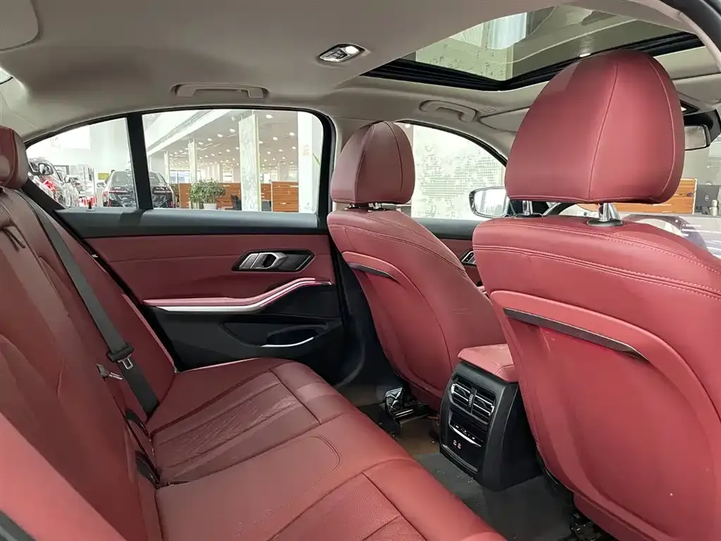 BMW 3 Series 2024 из CN, фото 7