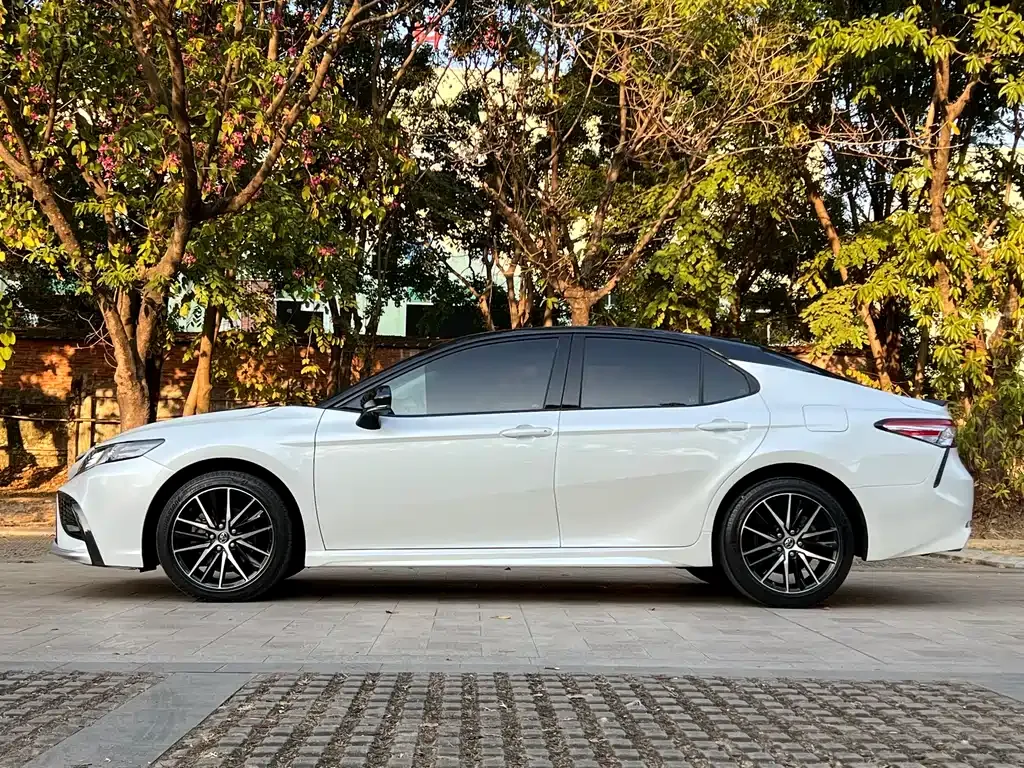 Toyota Camry 2022 из CN, фото 7