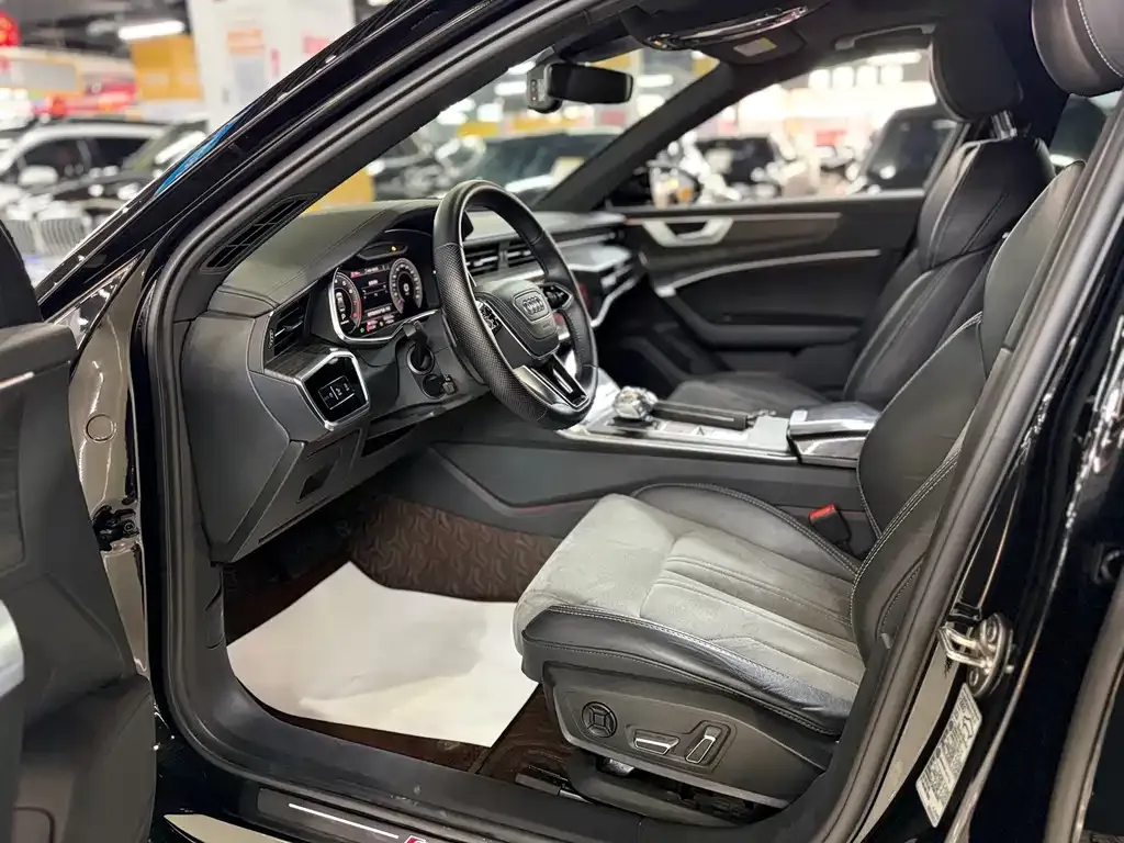 Audi A6L 2023 из CN, фото 3
