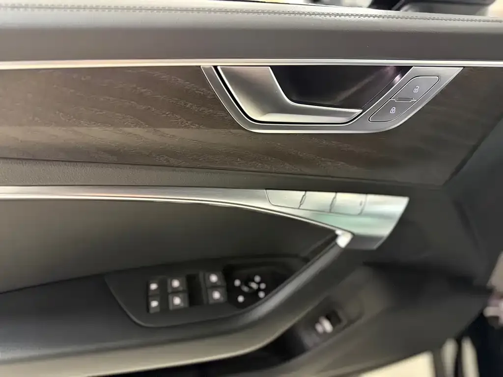 Audi A6L 2023 из CN, фото 2