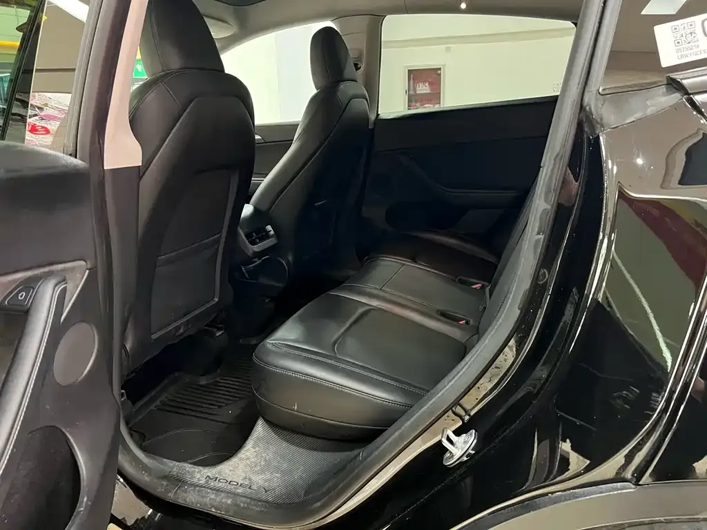 Tesla Model Y 2023 из CN, фото 2