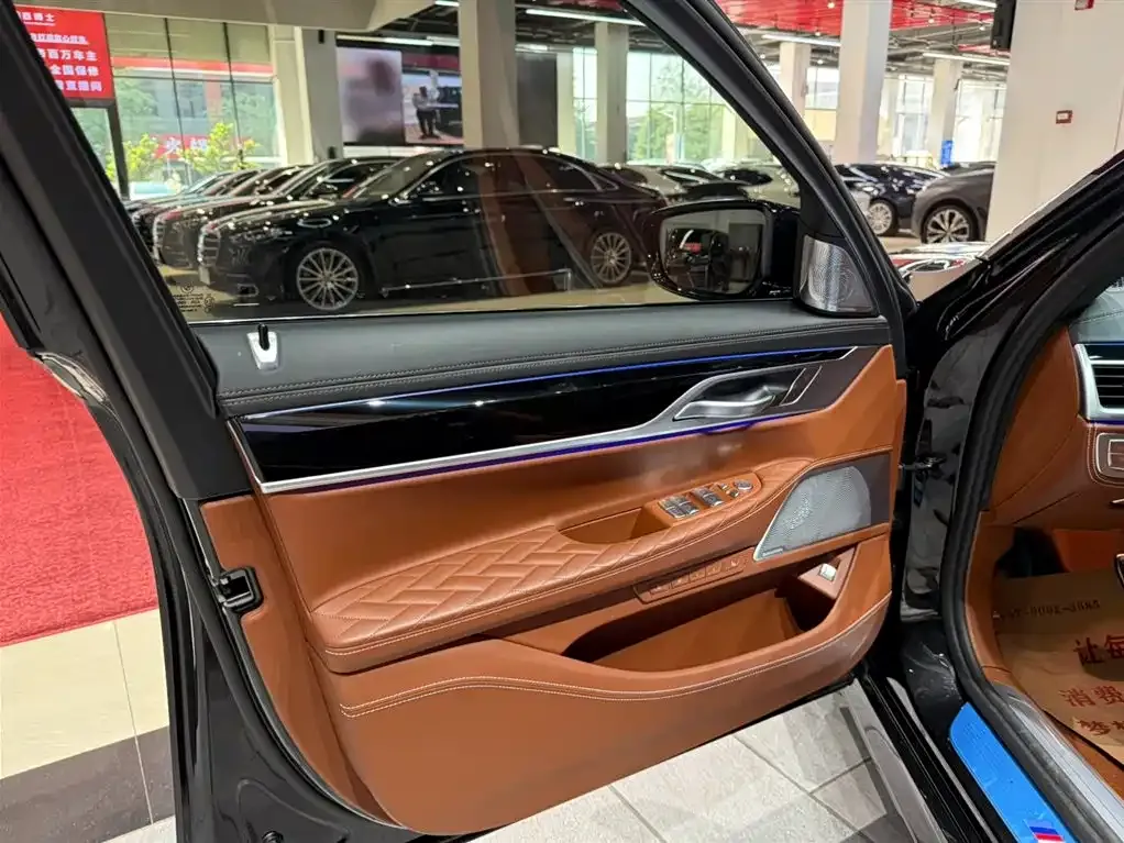BMW 7 Series 2022 из CN, фото 10