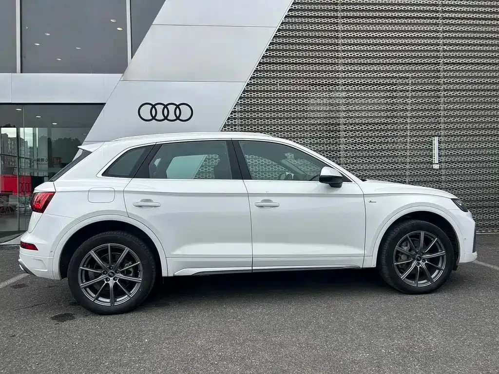 Audi Q5L 2023 из CN, фото 9