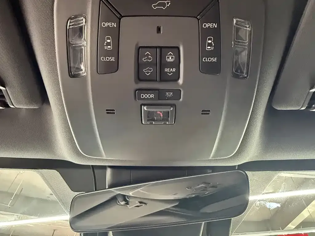 Toyota Sienna 2023 из CN, фото 10