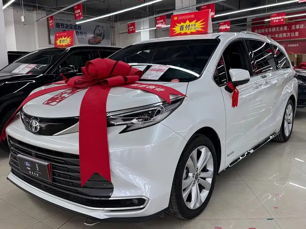 Toyota Sienna 2023 из CN, фото 9