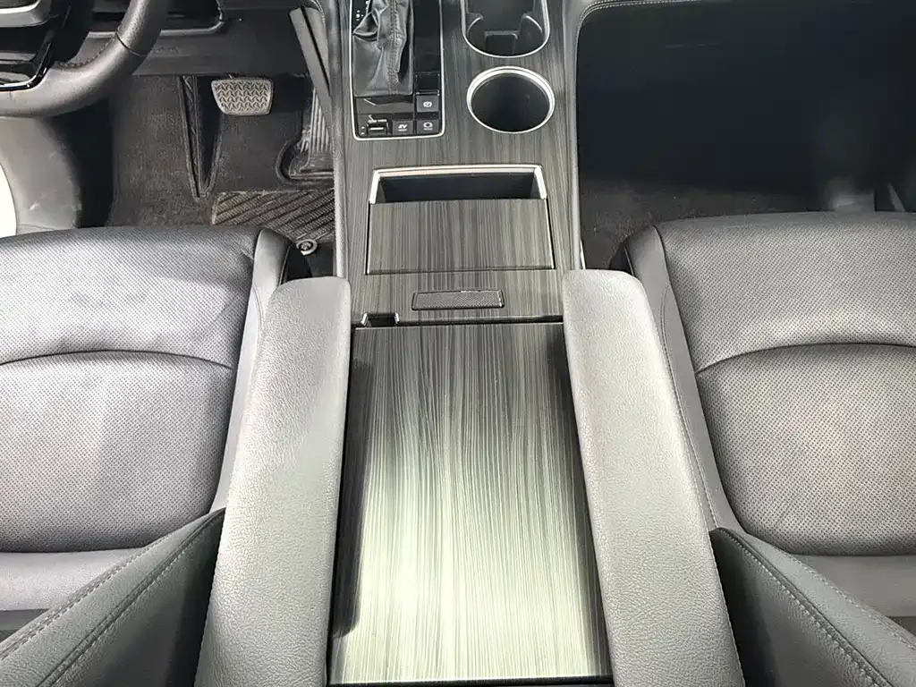 Toyota Sienna 2023 из CN, фото 8