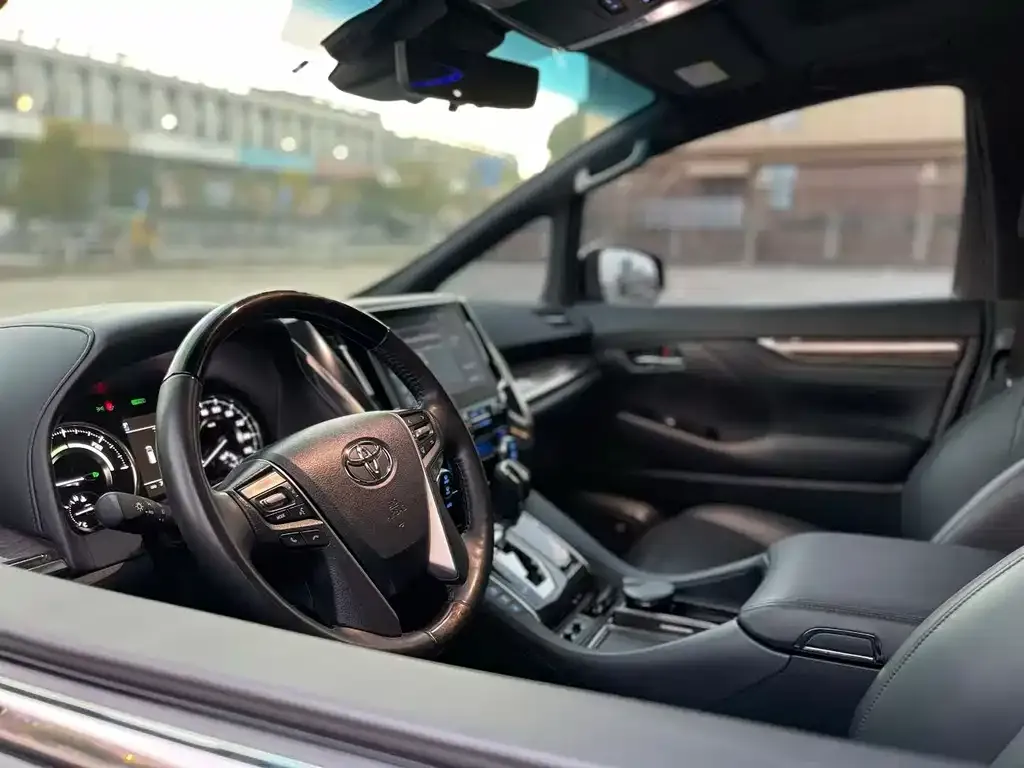 Toyota Vellfire 2023 из CN, фото 5