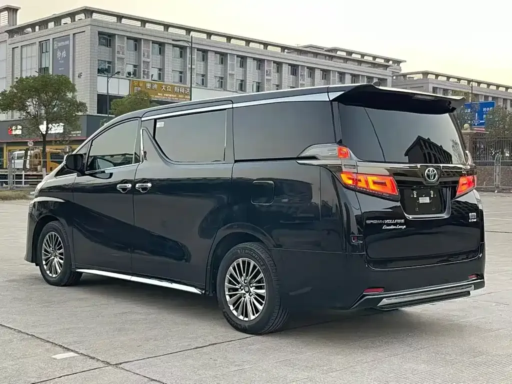 Toyota Vellfire 2023 из CN, фото 7