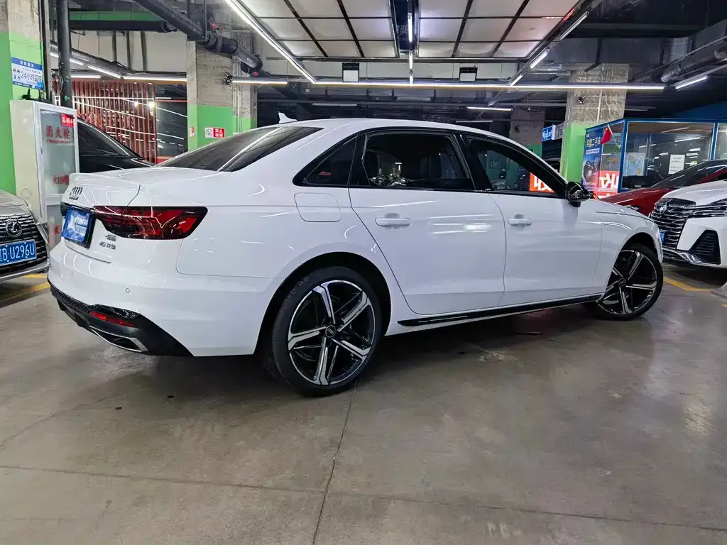 Audi A4L 2024 из CN, фото 8