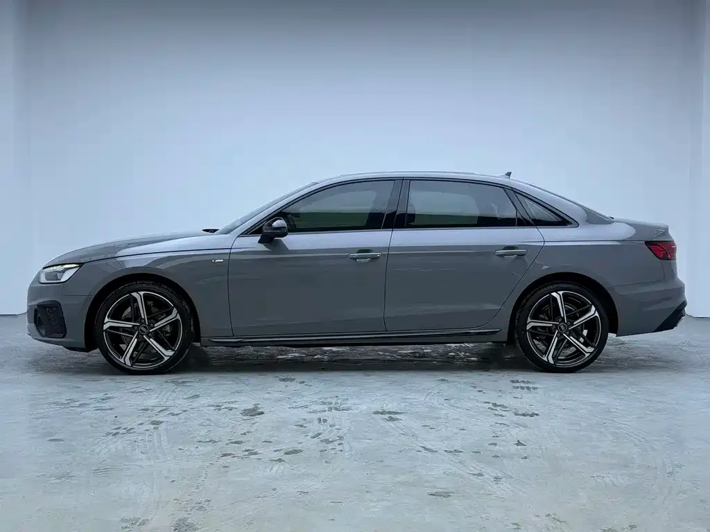 Audi A4L — фото 5